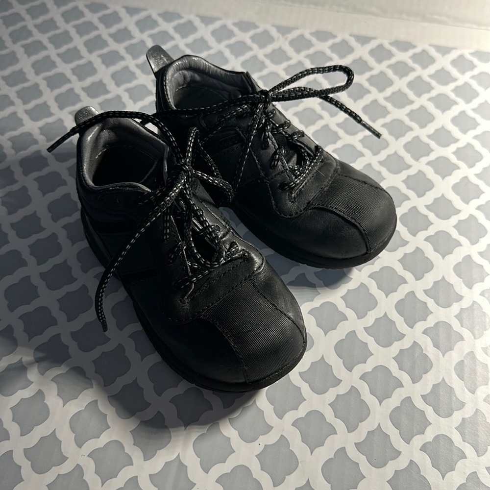 Stride rite, 7 wide toddler tech toddler, black shoes